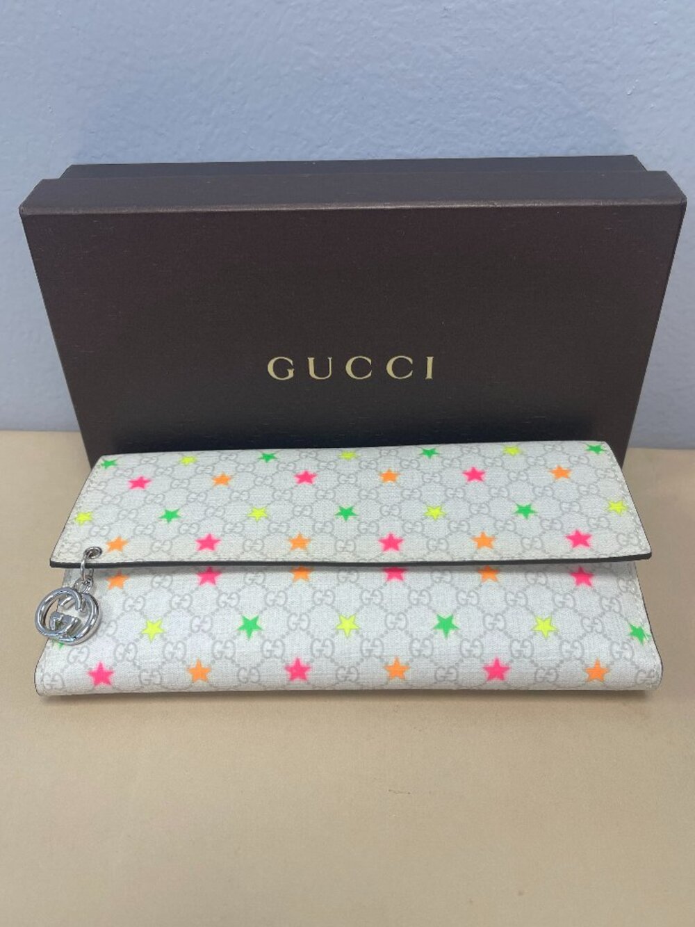 Gucci Supreme Neon Stars GG Pierce Zip Around Wallet - Preowned